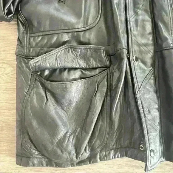 HOLT RENFREW BLACK LEATJER WINTER COAT FOR MEN SIZE M/L - Picture 9 of 16